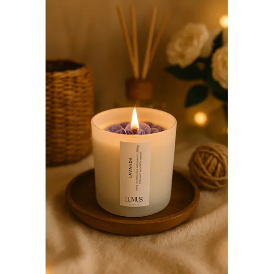 Vela Aromática Lavanda Artesanal Lumus Essence 7,8cm