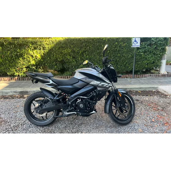 Rouser Ns 200 - 2023