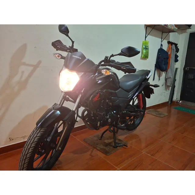 Cb 125 F Negra Con Rojo 2024, Defensas, Hand Savers Y Baúl