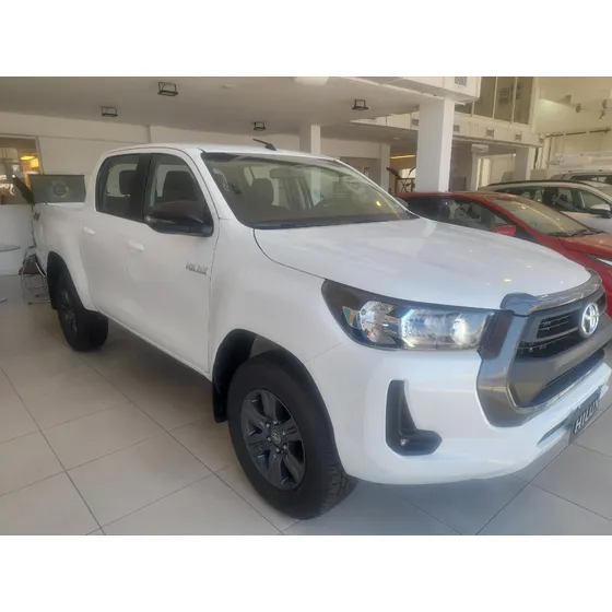 Toyota Hilux Pick-up 2.8 Cd Sr 204cv 4x4 At