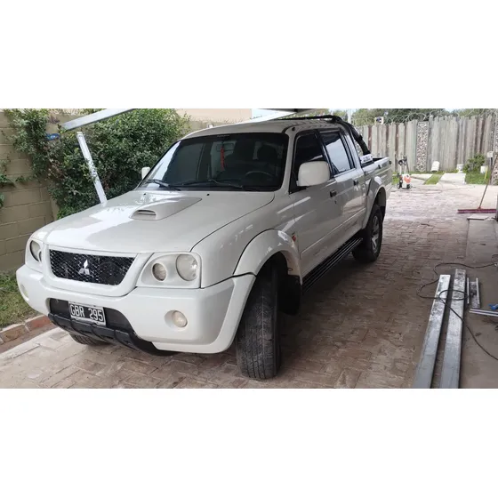 Mitsubishi L200 2.5 Sport Hpe D/cab 4x4