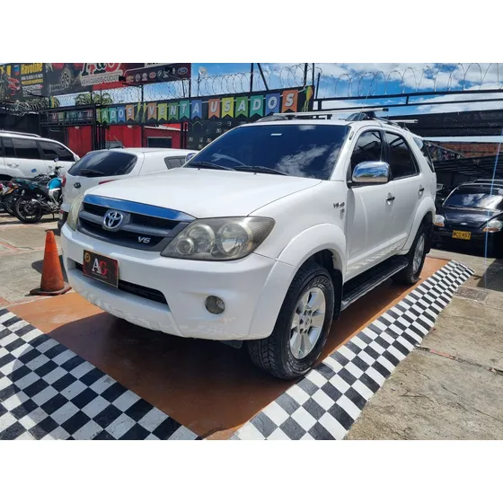 Toyota Fortuner Sr5 4.0 At 4x4
