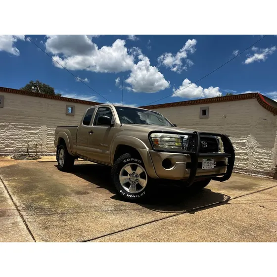 Toyota Tacoma Super Cab 4x4