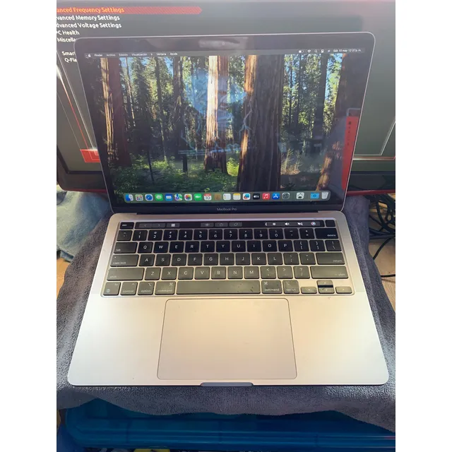 Macbook Pro M2