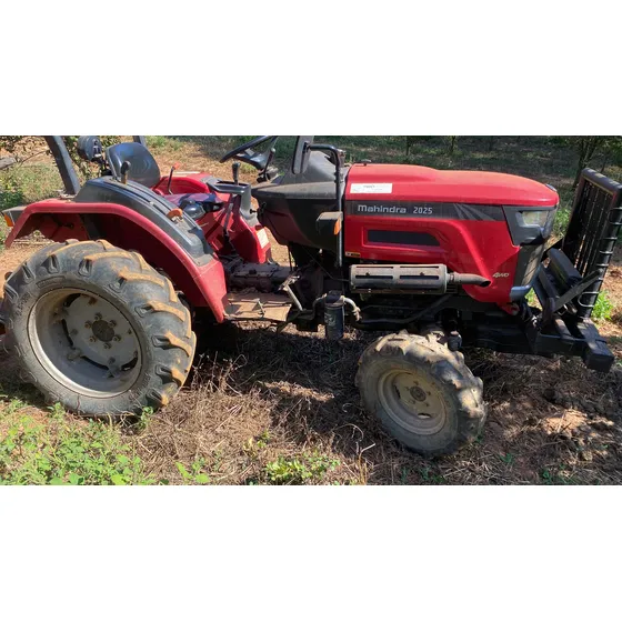 Trator Mahindra 4x4