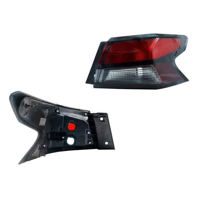 Calavera Derecha Exterior Versa 2020 2021 2022 2023 2024