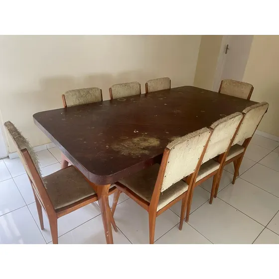 Mesa De Madeira Antiga C/ 8 Cadeiras  - Só Retirada No Local