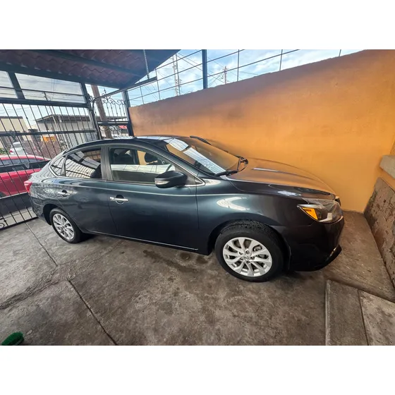Nissan Sentra 1.8 Advance Cvt