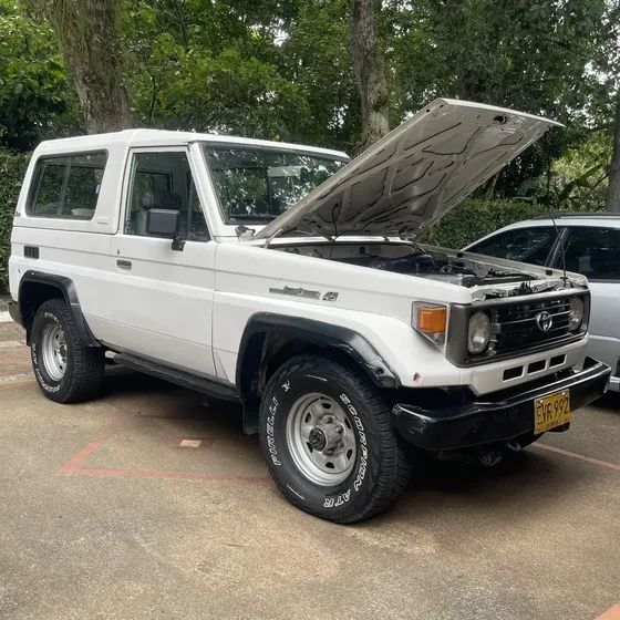 Toyota Land Cruiser 1995 4.5 Fzj75 Macho
