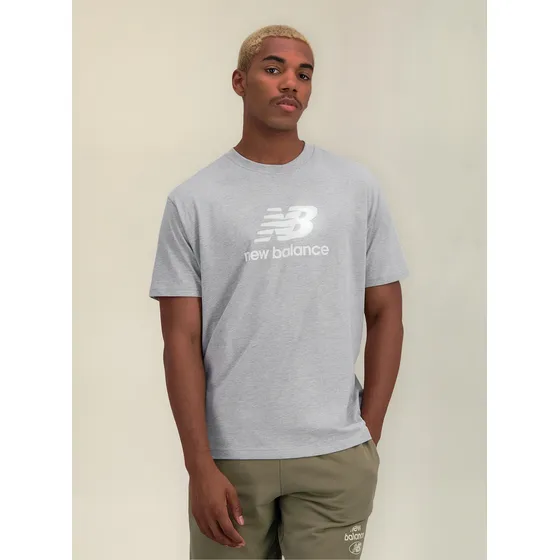 Remera New Balance Essentials De Hombre - Mt31541ag Energy