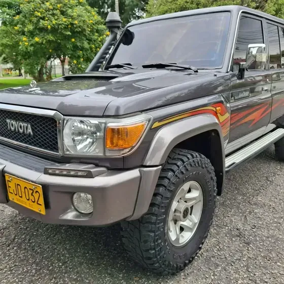 Toyota Land Cruiser 2017 Grj79,v6,4.0cm3,4x4,2ton,arabe,blin Nvl2