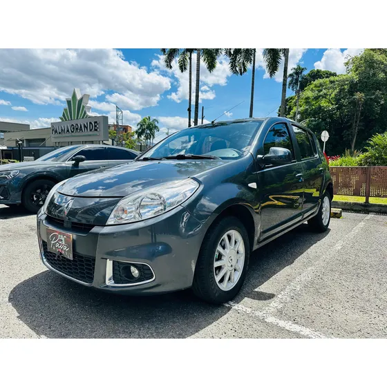 Renault Sandero 1.6 Dynamique 110 Hp