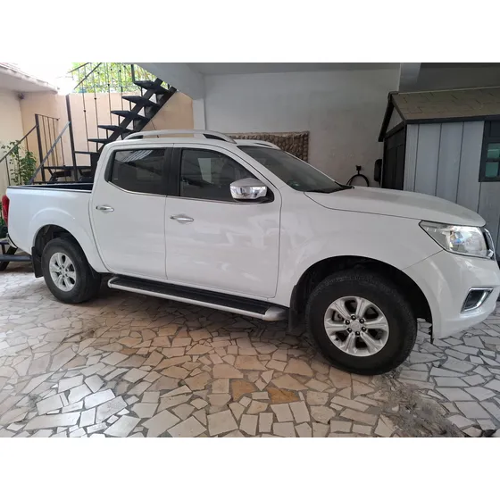 Nissan Np300 Frontier 2.5 Le Aa Mt