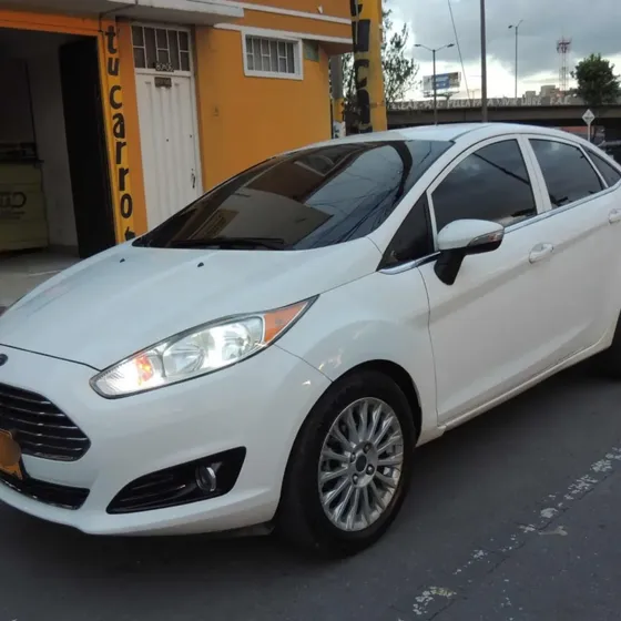 Ford Fiesta 2014 1.6 Titanium At