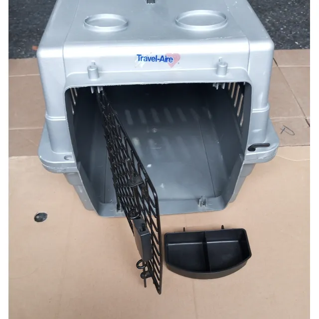 Kennel Travel Air; Americano: 61x41x35 Cms. 10 Kilogramos.