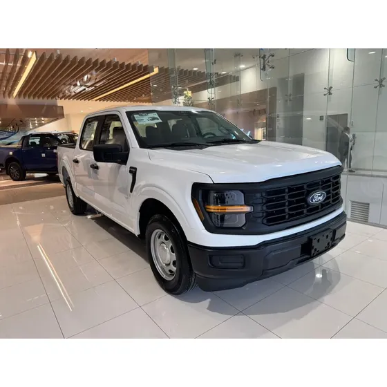 Ford F-150 2025 Crew Cab 4x2 V6