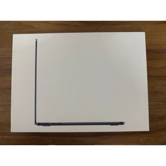 Apple 2024 Macbook Air 13  M3 - 16gb Ram / 256gb Ssd