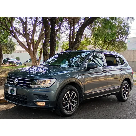 Volkswagen Tiguan Comfortline 7 Pasajeros