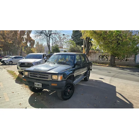 Toyota Hilux Pick-up 2.8 Dc 4x4 Dlx