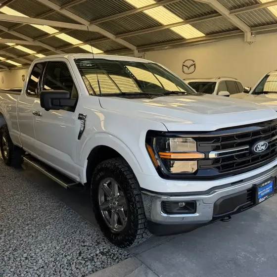 Ford F-150 2024 5.0l Xlt Cabina Y Media V8 4x4 At