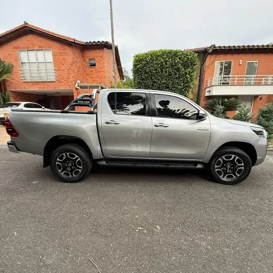 Toyota Hilux 2023 2.8l
