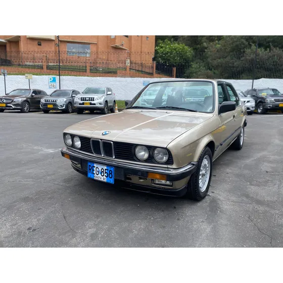 320 Automático, Placas Antiguo