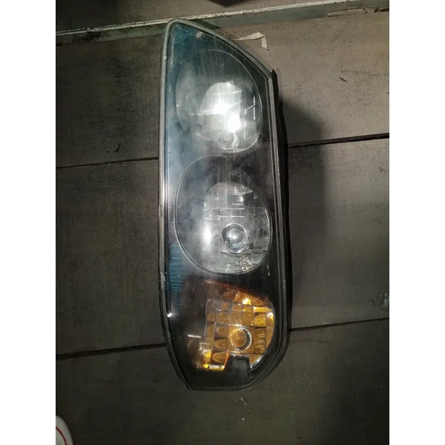 Faro Para Chevrolet Impala Lado Izquierdo Año 02/04  Usado