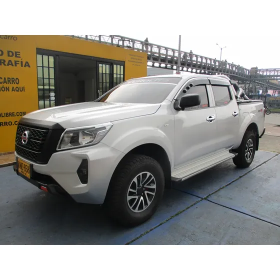 Nissan Frontier Doblecabina 4x2 2500cc Mt Aa