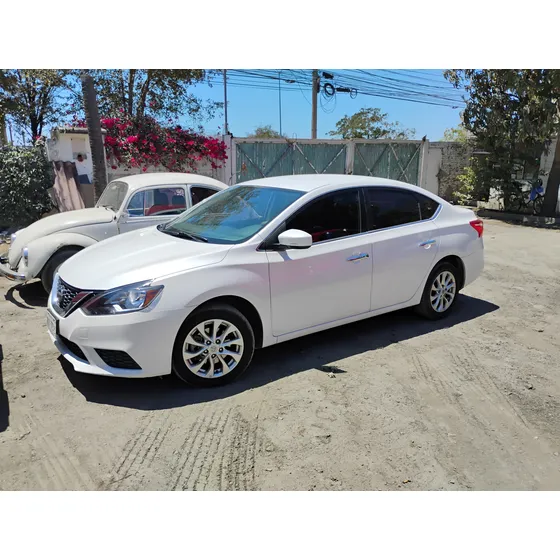 Nissan Sentra 1.8 Advance Cvt