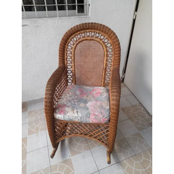 Mecedora En Rattan Y Esterilla Usada