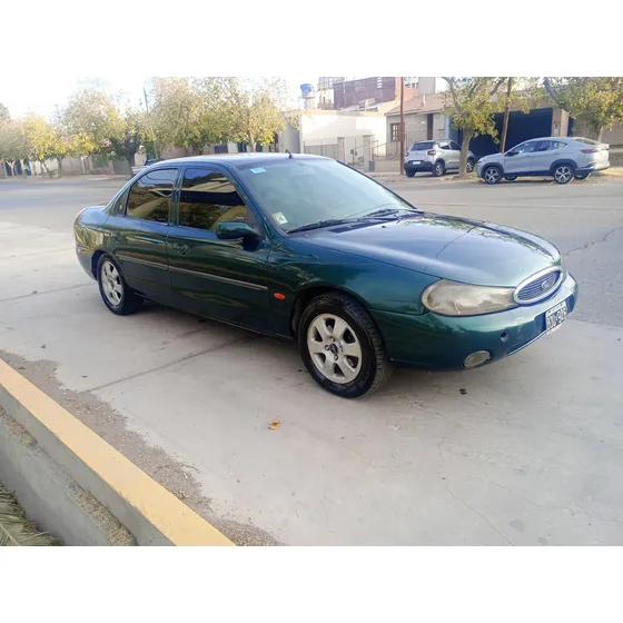 Ford Mondeo 2.5 Ghia V6