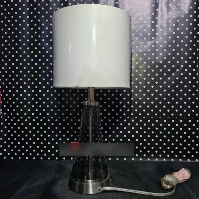 Lámpara De Mesa Con Base De Vidrio