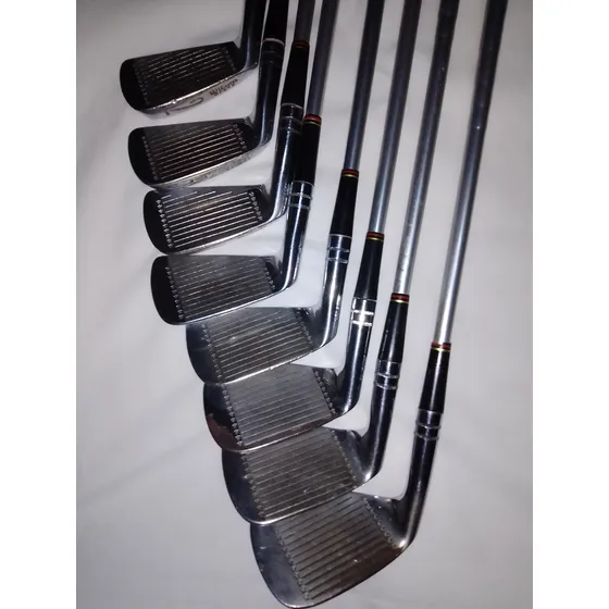 8 Palos De Golf Wilson N2, N3, N4, N6, N7,n8,n9 Y Dual Wedge Derecha Plateado