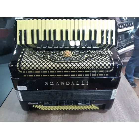 Acordeon Usado Scandalli Super V Preta 120bx 11reg C/case
