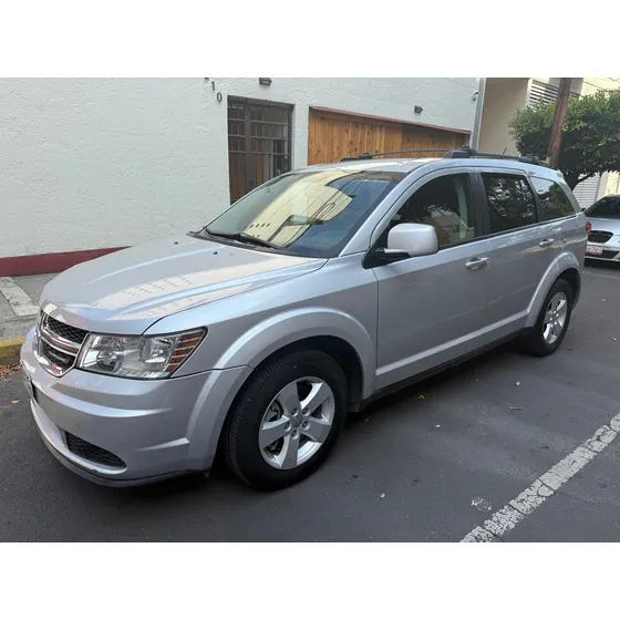 Dodge Journey 2.4 Sxt 7 Pasajeros Plus Mt