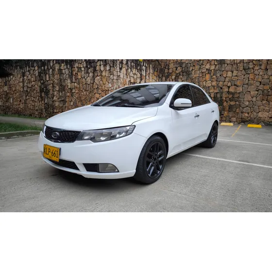 Kia Cerato Forte 1.6 Sedan Automático Fe 2011