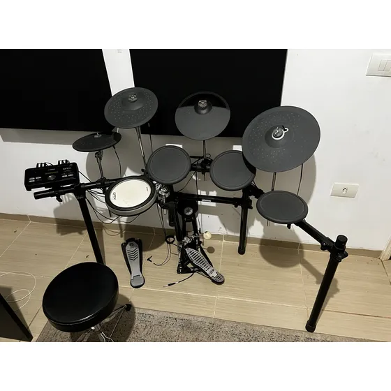 Bateria Eletrônica Yamaha Dtx502 Com Pad Yamaha Xp80