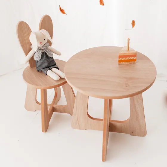 Juego De Mesa + 2 Sillas De Madera Diseño - Color Mesa Natural Y Dos Conejos madera