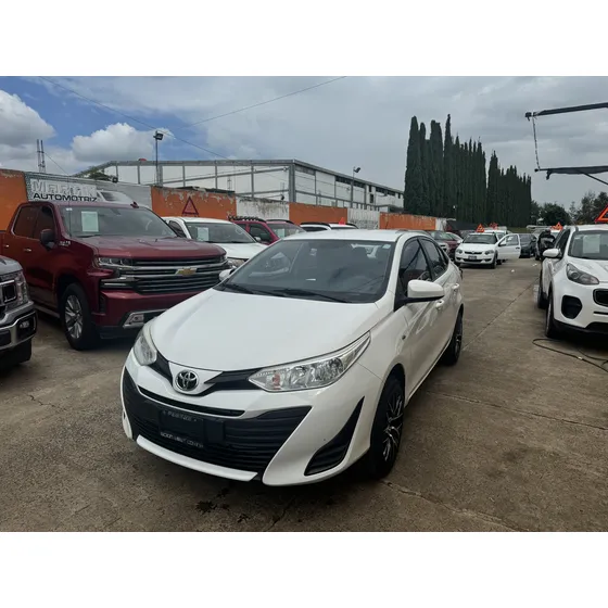 Toyota Yaris 1.5 Core Sedan Mt