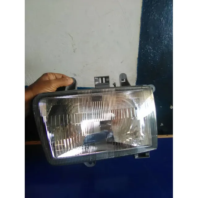 Faro Izquierdo Toyota Hilux 2000 2005 Nuevo Original Arteb
