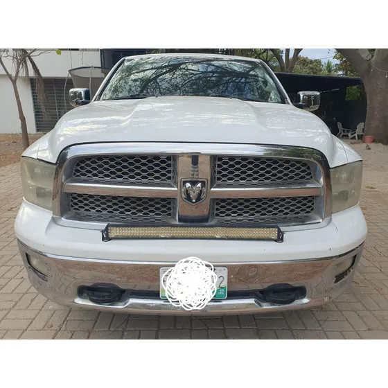 Dodge Ram 2500 5.7 Pickup Crew Cab Laramie 4x4 Mt