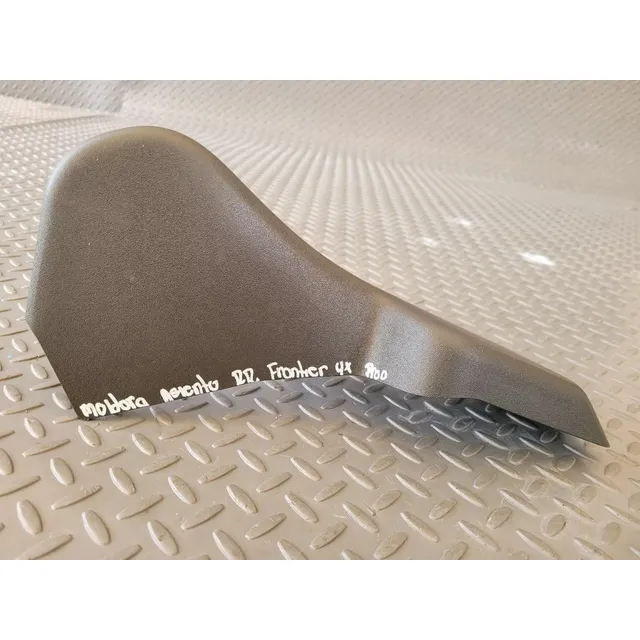 Moldura Asiento Trasero Derecho Nissan Frontier Pro 4x 2017