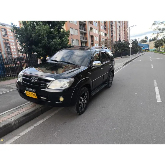 Toyota Fortuner 4.0 Sr5