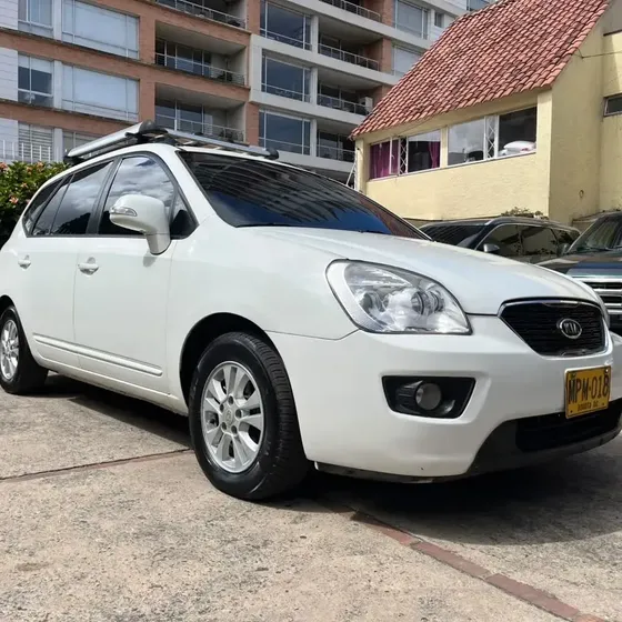 Kia Carens 2013 2.0 Rondo Ex