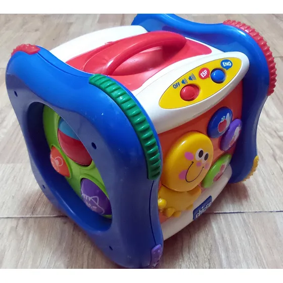 Cubo Interactivo Bilingue De Chicco