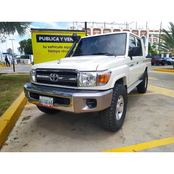 Toyota Land Cruiser .