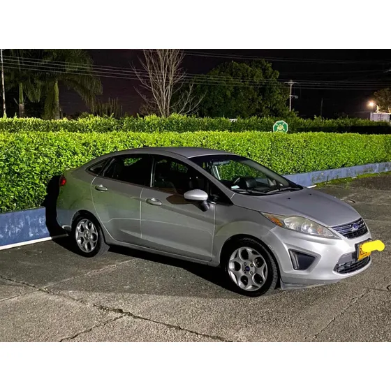 Ford Fiesta 1.6 Sportback Mecánica