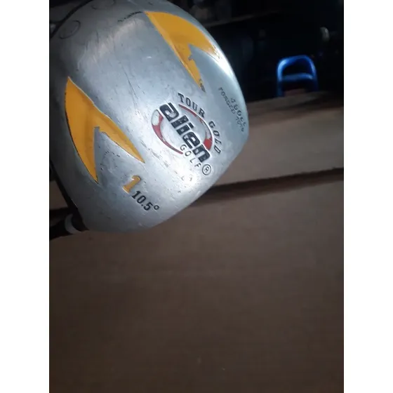 Palos De Golf Alien De Grafito