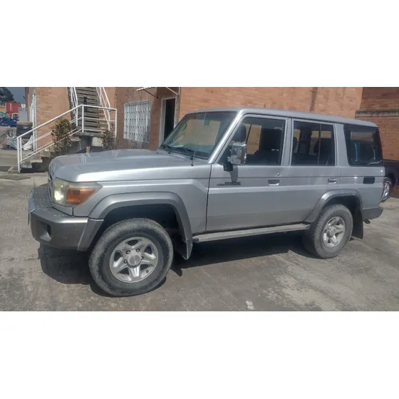 Toyota Land Cruiser Land Cruiser 70