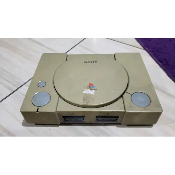 Playstation 1 Fat Só O Aparelho. O Leitor Não Leu Os Jogos. Tá Com Defeito. 659.  M64